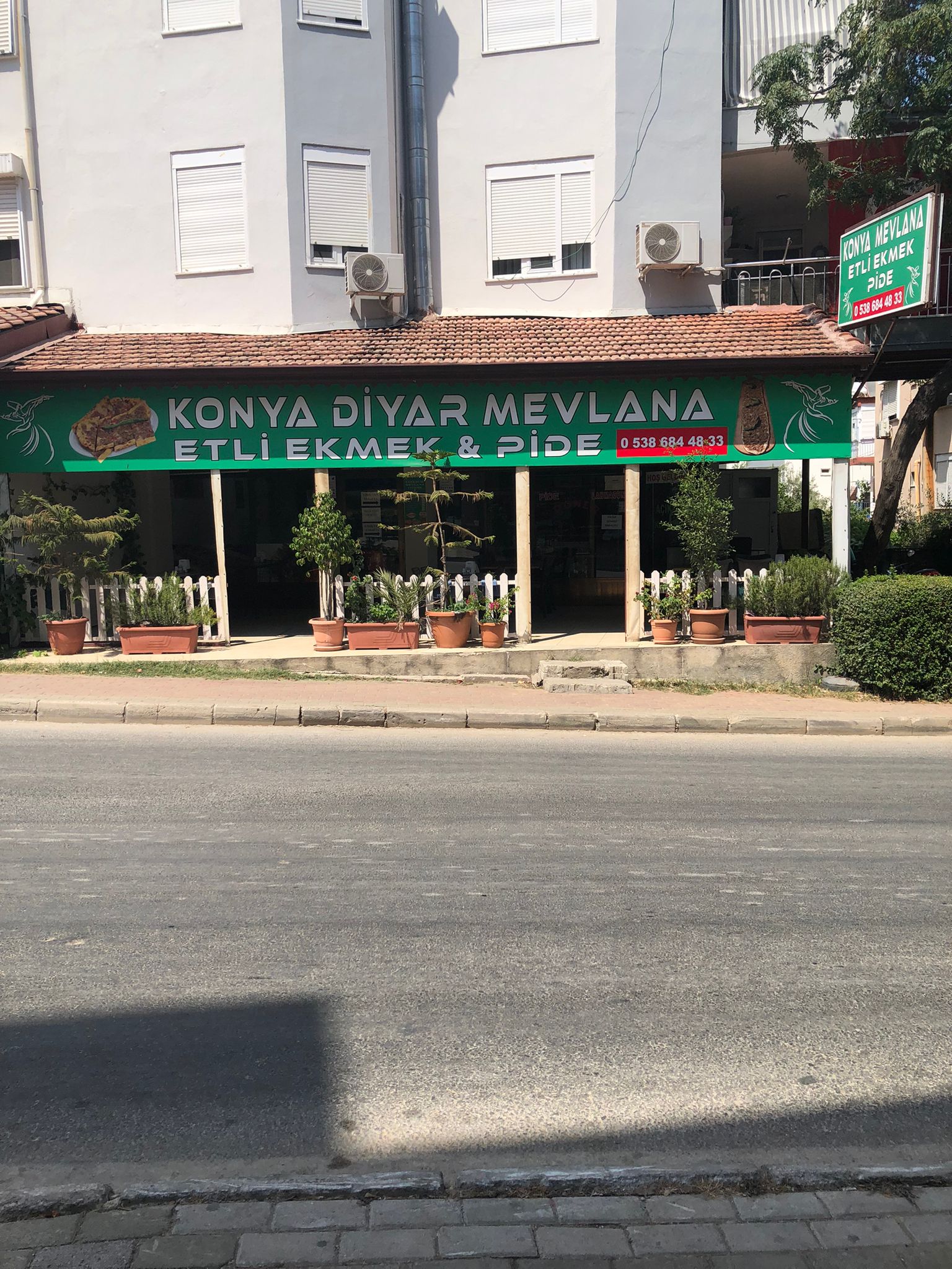 Konya Mevlana Etli Ekmek Pide Salonu